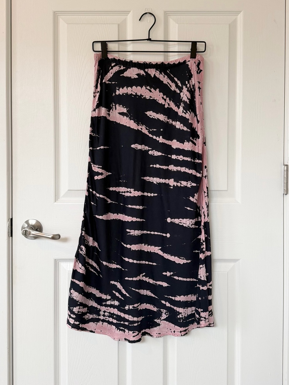 Young Fabulous & Broke YFB Navy Blue & Baby Pink Tie-Dye Silky Midi Skirt